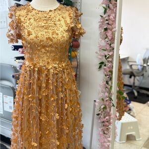 Elegant Gold Midi Dress